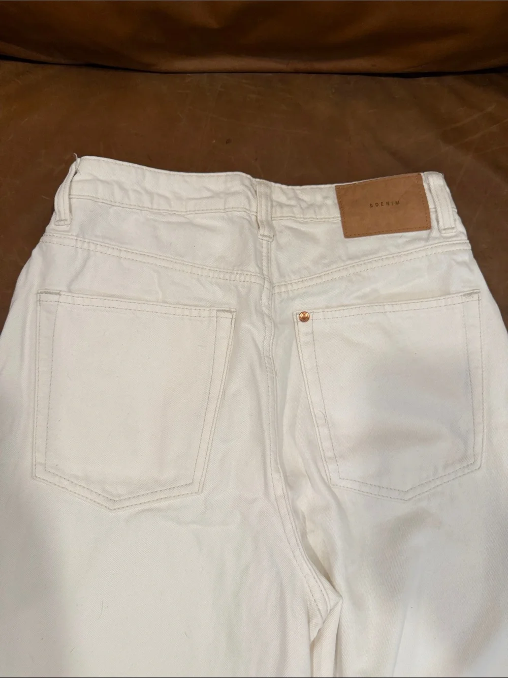 Relaxed White Boyfriend Jeans